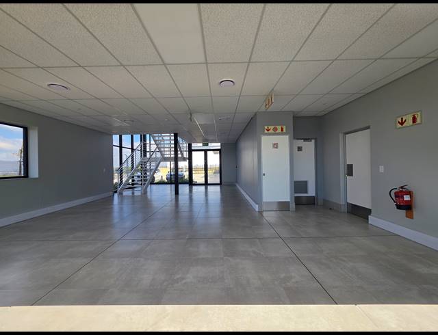 3,107M² WAREHOUSE TO LET IN AIRPORT PARK